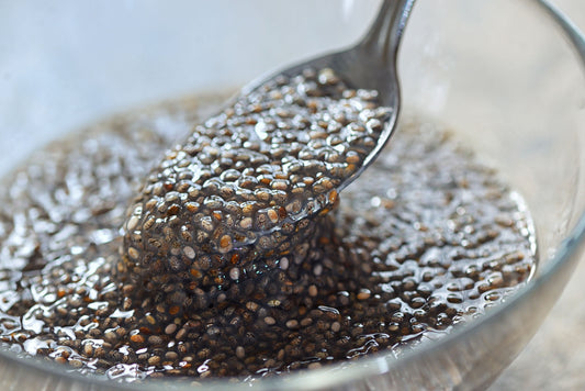 Chia Samen auf einem Löffel